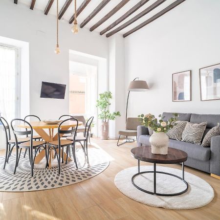 Sanders Lavender - Delightful Two-Bedroom Apartment Downtown Malaga Exterior photo