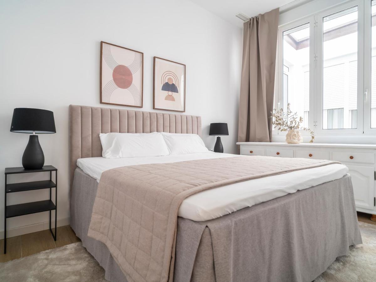 Sanders Lavender - Delightful Two-Bedroom Apartment Downtown Malaga Exterior photo
