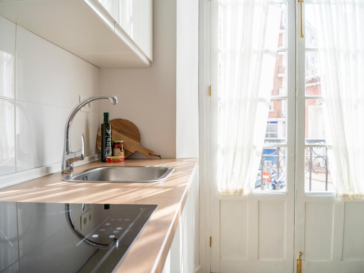 Sanders Lavender - Delightful Two-Bedroom Apartment Downtown Malaga Exterior photo