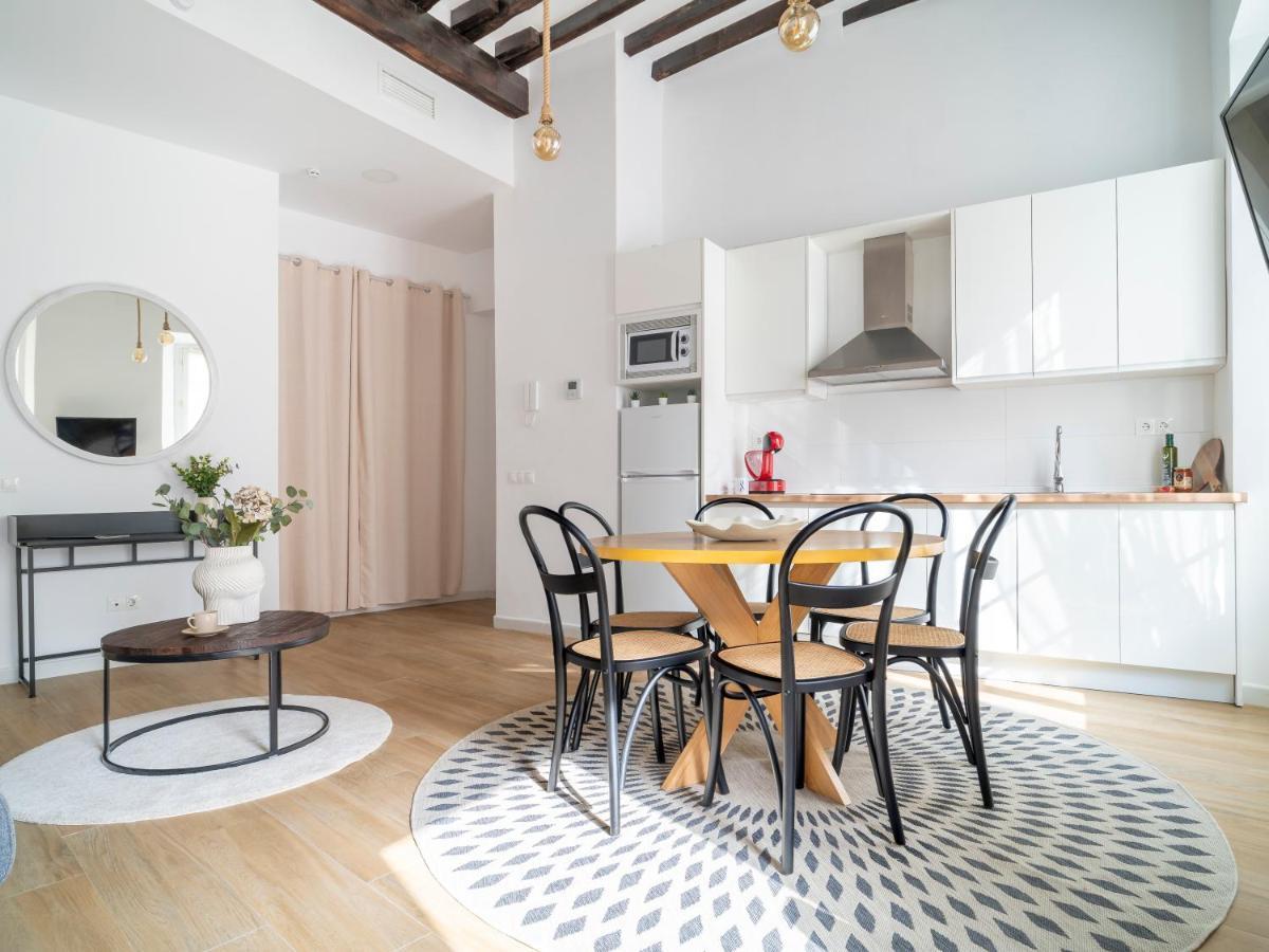 Sanders Lavender - Delightful Two-Bedroom Apartment Downtown Malaga Exterior photo