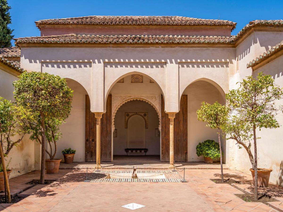 Sanders Lavender - Delightful Two-Bedroom Apartment Downtown Malaga Exterior photo